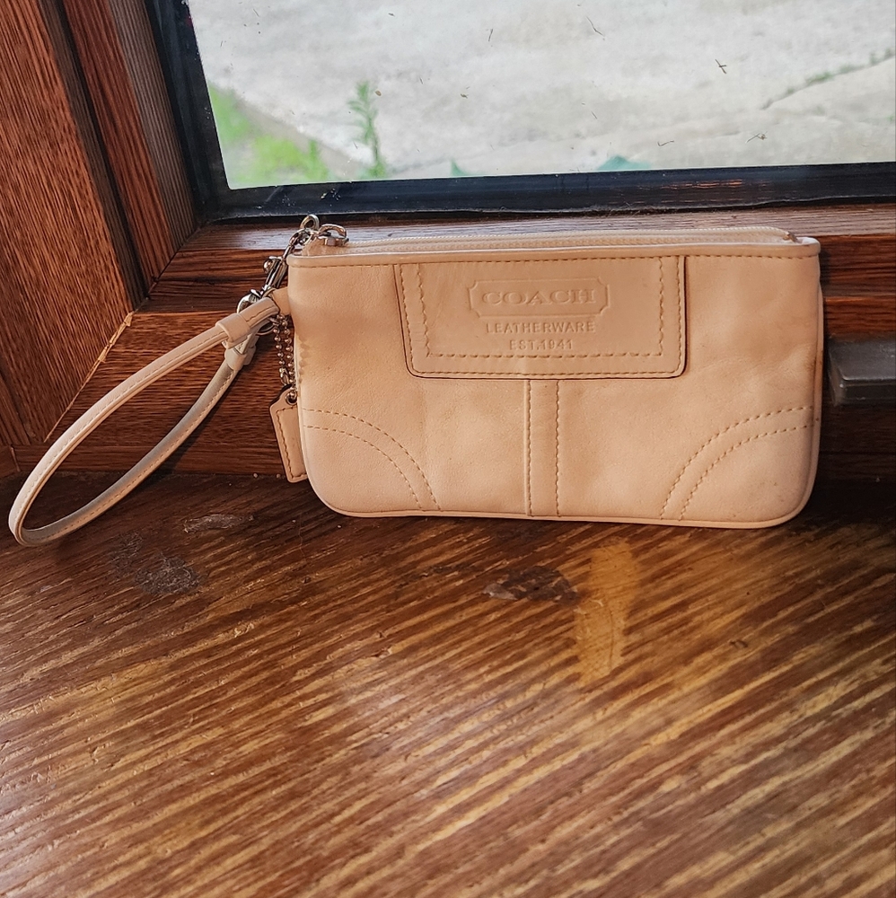 Small white Coach Leatherwear Bag